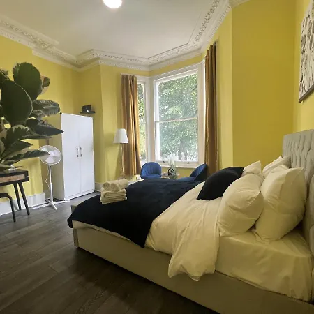Luxury Holiday Home Elizabeth Line